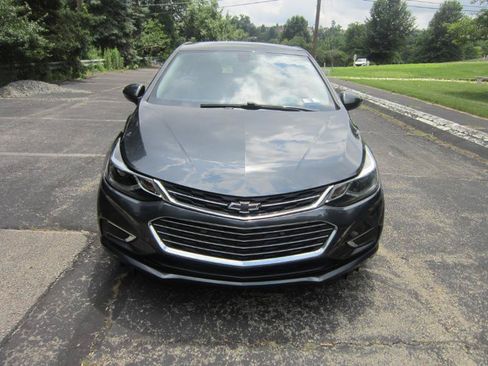 Used 2018 Chevrolet Cruze Premier FWD image 22