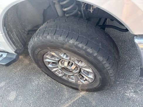 Used 2019 Ford F350 XLT w/ XLT Premium Package AWD/4WD image 10