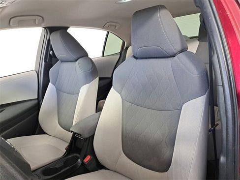 Used 2022 Toyota Corolla LE image 20