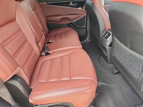 Used 2017 Kia Sorento SX FWD image 28