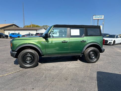 Used 2022 Ford Bronco Black Diamond image 5