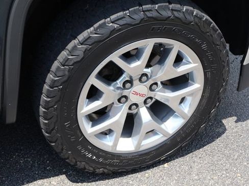 Used 2018 GMC Sierra 1500 SLT w/ SLT Premium Package AWD/4WD image 28