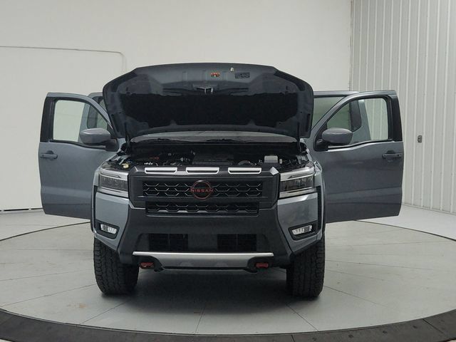Used 2025 Nissan Frontier PRO-4X AWD/4WD image 10