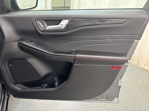 Used 2025 Ford Escape ST-Line FWD image 15