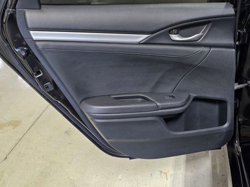 Used 2016 Honda Civic Touring image 13
