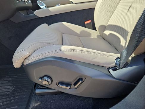 New 2026 Volvo XC90 B6 Ultra image 25