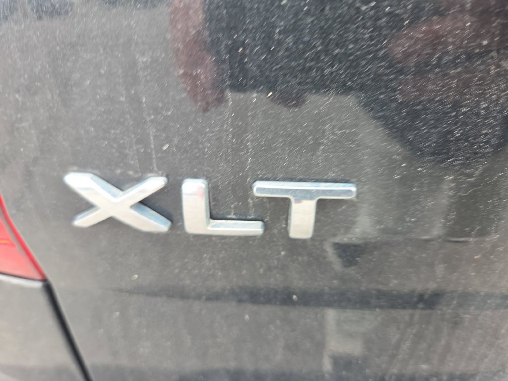 Used 2015 Ford Explorer XLT w/ Equipment Group 202A AWD/4WD image 22