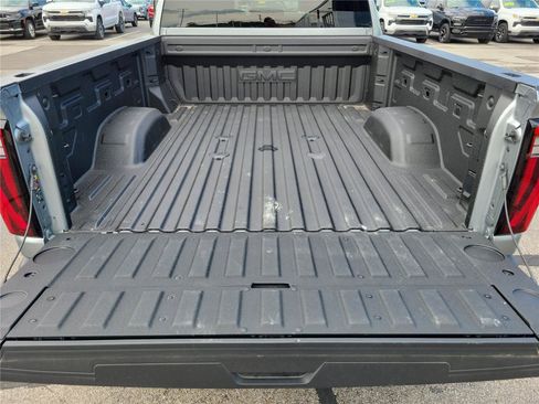 Used 2026 GMC Sierra 2500 SLT w/ SLT Convenience Package AWD/4WD image 9