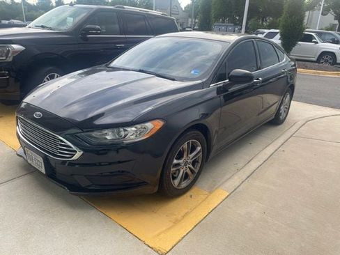 Used 2018 Ford Fusion SE FWD image 1