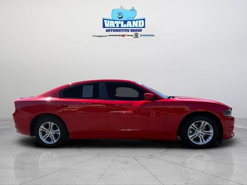 Used 2022 Dodge Charger SXT image 4