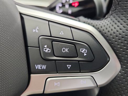 New 2025 Volkswagen Tiguan SE R-Line image 14