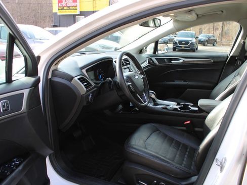 Used 2014 Ford Fusion SE w/ Equipment Group 202A image 22