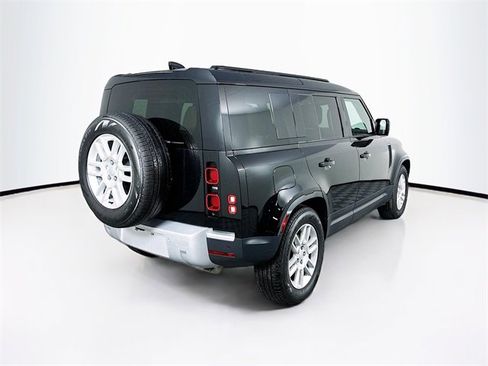 Used 2025 Land Rover Defender 110 S image 5
