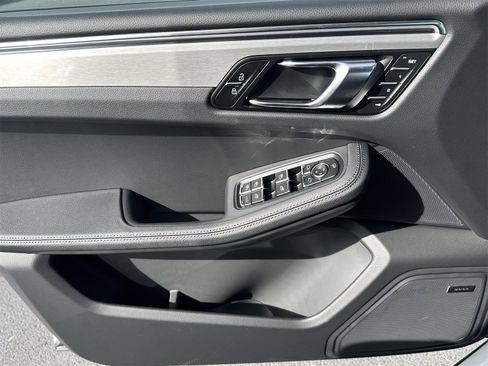 New 2026 Porsche Macan image 15