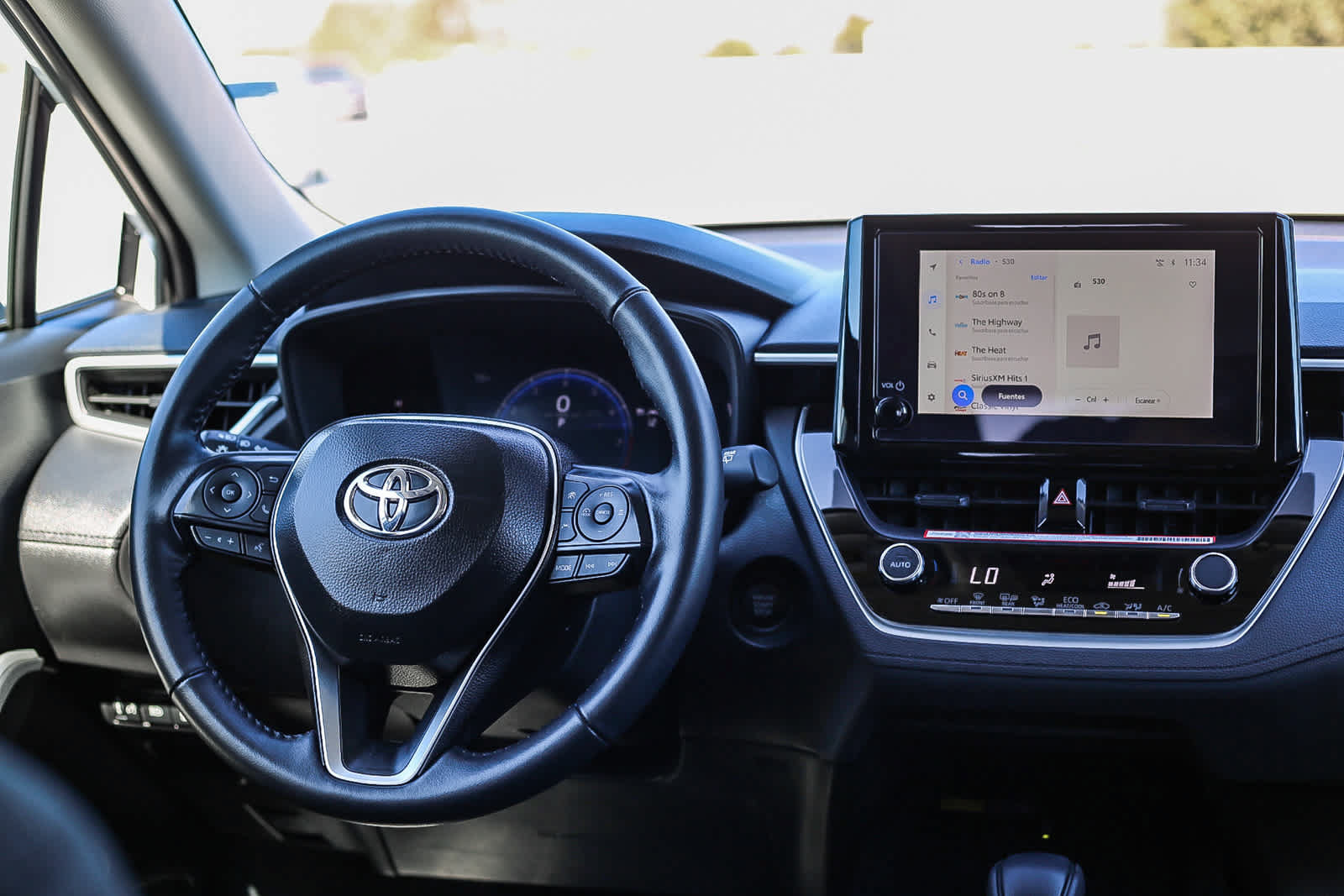 Used 2026 Toyota Corolla Cross LE w/ Moonroof Package FWD image 12