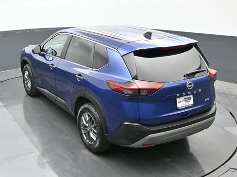 Used 2023 Nissan Rogue S image 29