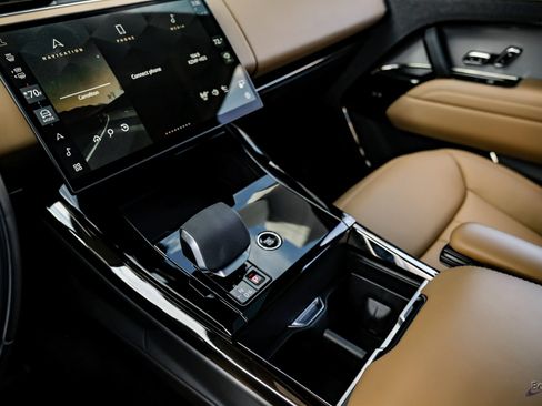 Used 2024 Land Rover Range Rover Sport SE image 47