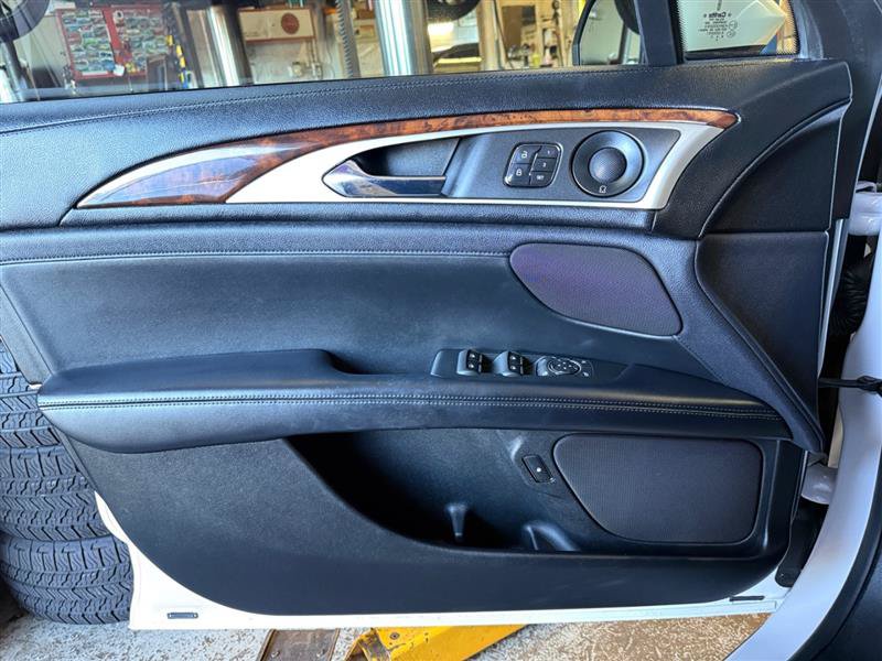 Used 2019 Lincoln MKZ Reserve FWD image 31