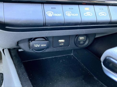 Used 2023 Hyundai Elantra SEL image 15