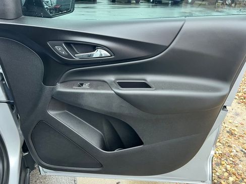Used 2018 Chevrolet Equinox LT image 23