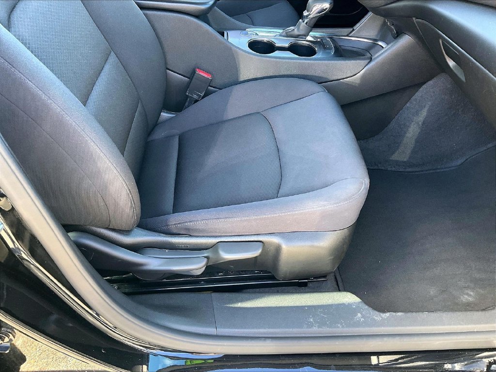 Used 2025 Chevrolet Malibu LT FWD image 35