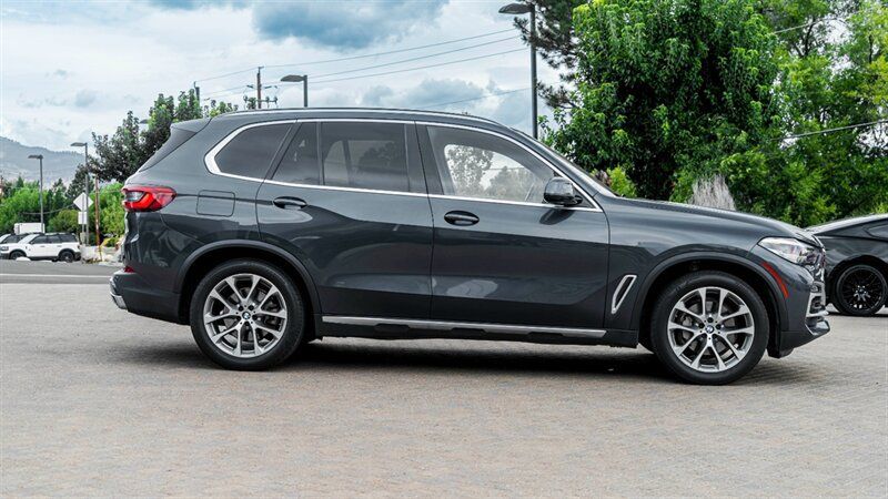 Used 2019 BMW X5 xDrive40i w/ Convenience Package AWD/4WD image 5
