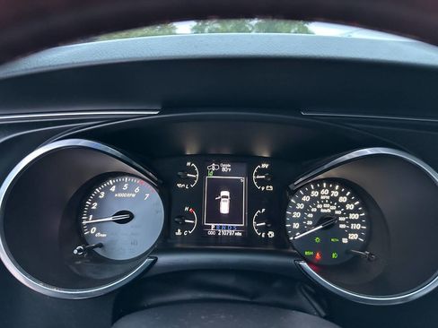 Used 2019 Toyota Sequoia Platinum image 38