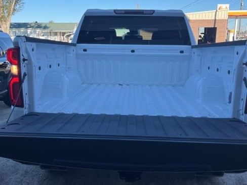 Used 2023 Chevrolet Silverado 1500 LT Trail Boss AWD/4WD image 7