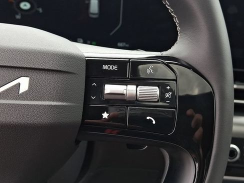 Used 2027 Kia Carnival SX w/ Dark Edition Package FWD image 21