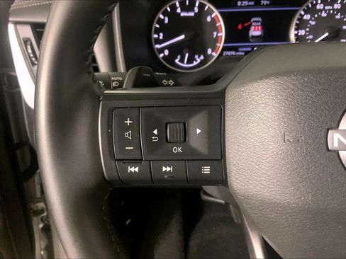 Used 2025 Nissan Rogue SV FWD image 18