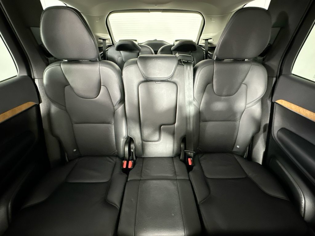 Used 2024 Volvo XC90 B5 Plus AWD/4WD image 13