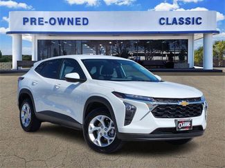 Used 2025 Chevrolet Trax LS w/ LS Convenience Package image 1