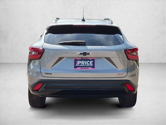 Used 2025 Chevrolet Trax RS w/ Driver Confidence Package FWD image 7