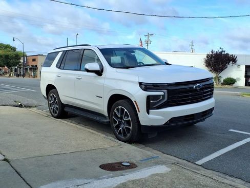 Used 2025 Chevrolet Tahoe RST w/ Comfort Package AWD/4WD image 3