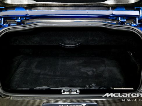 Used 2023 Aston Martin DBS Superleggera Volante image 19