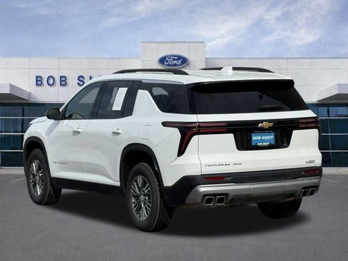 Used 2025 Chevrolet Traverse LT image 35