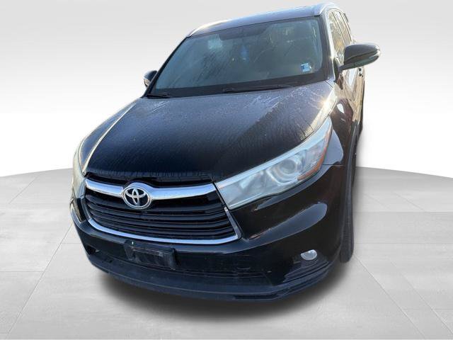 Used 2016 Toyota Highlander XLE AWD/4WD image 2