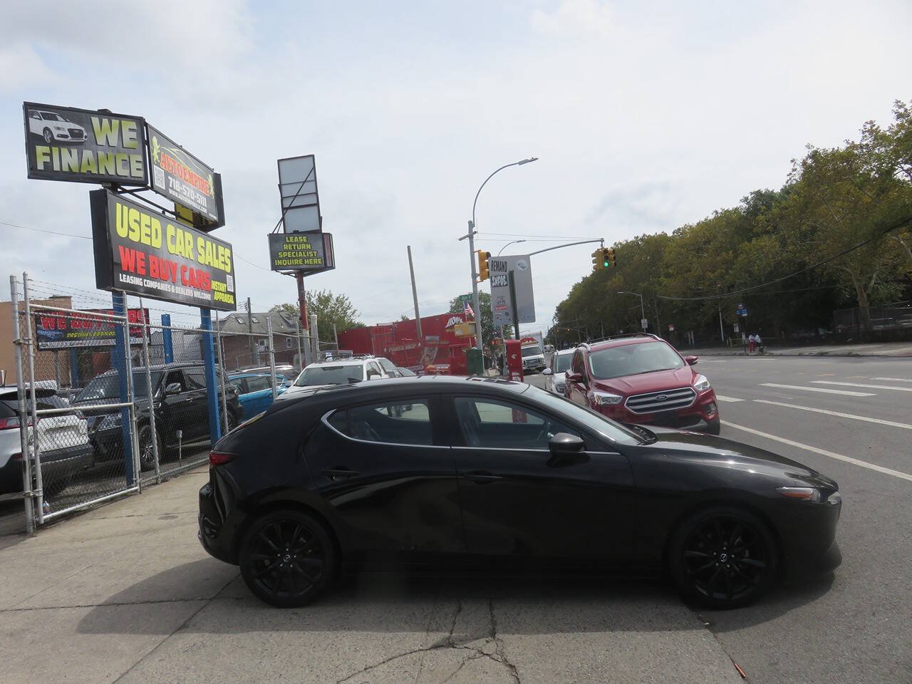 Used 2019 MAZDA MAZDA3 AWD Hatchback w/ Premium Pkg image 8