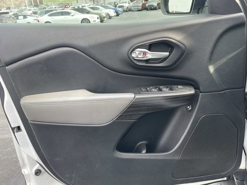 Used 2014 Jeep Cherokee Limited image 15