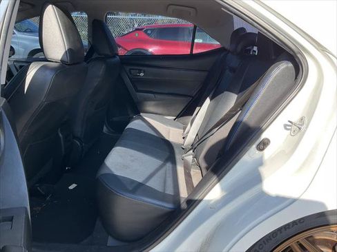 Used 2018 Toyota Corolla SE FWD image 21
