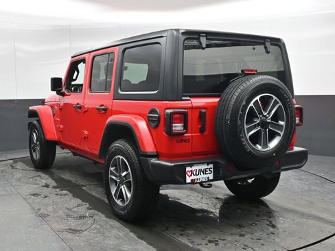 Used 2023 Jeep Wrangler Sahara image 10