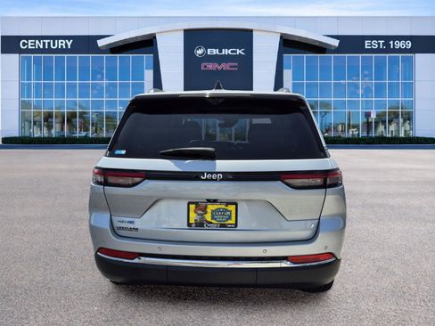 Used 2023 Jeep Grand Cherokee 4WD 4xe w/ Luxury Tech Group II image 5