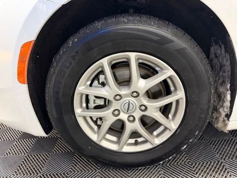 Used 2024 Chrysler Voyager LX image 37