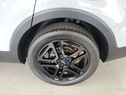 Used 2024 Kia Telluride EX X-Line AWD/4WD image 10