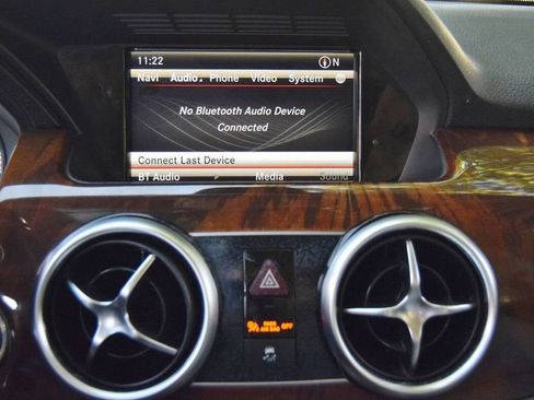 Used 2015 Mercedes-Benz GLK 350 4MATIC image 36