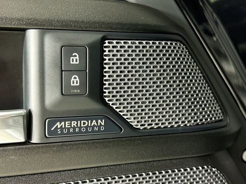 Used 2022 Land Rover Defender 110 V8 image 22