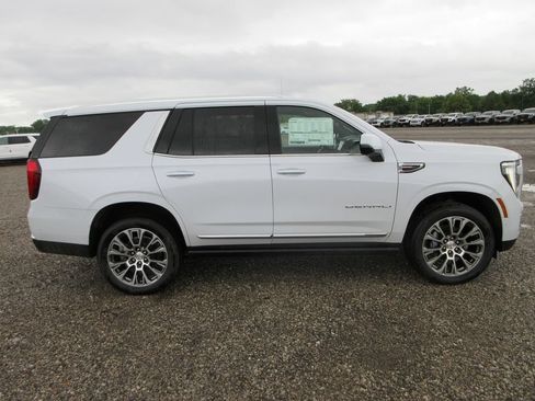 New 2026 GMC Yukon Denali w/ Denali Reserve Package AWD/4WD image 3