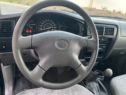 Used 2003 Toyota Tacoma 2WD Regular Cab image 17