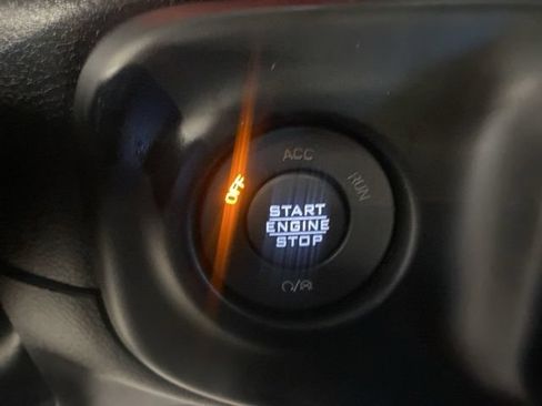 Used 2023 Jeep Wrangler Unlimited Rubicon w/ Cold Weather Group AWD/4WD image 17