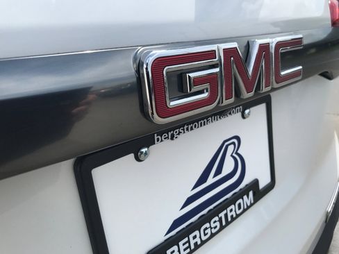 Certified 2019 GMC Acadia SLT AWD/4WD image 24